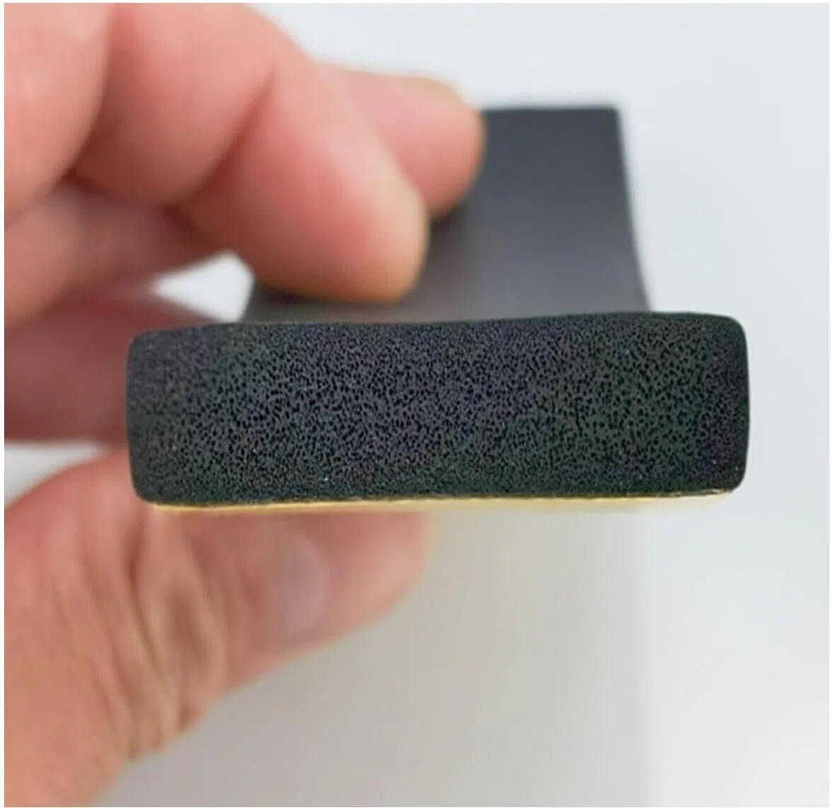10 Metri/Rotolo EPDM Spugna Autoadesiva Striscia di Tenuta In Gomma Schiuma Nera Forte Guarnizione di Tenuta Adesiva Su un solo lato(10mm x 10mm x 2m)