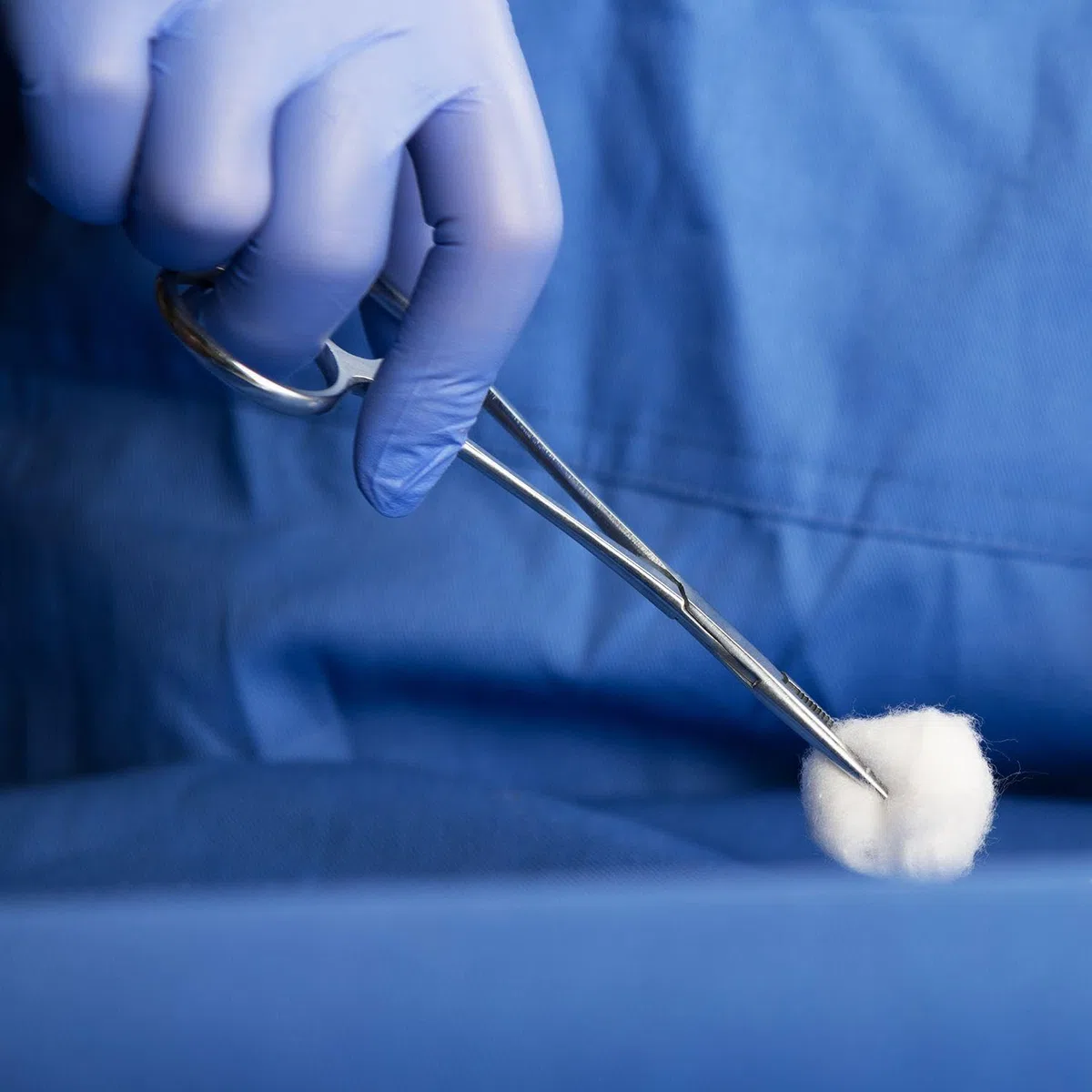 Pinza per Piercing in Acciaio Inossidabile da 3 Pezzi, ausilio per Piercing, Strumento per la rimozione della Pallina da Piercing, Strumento per la rimozione del Morsetto