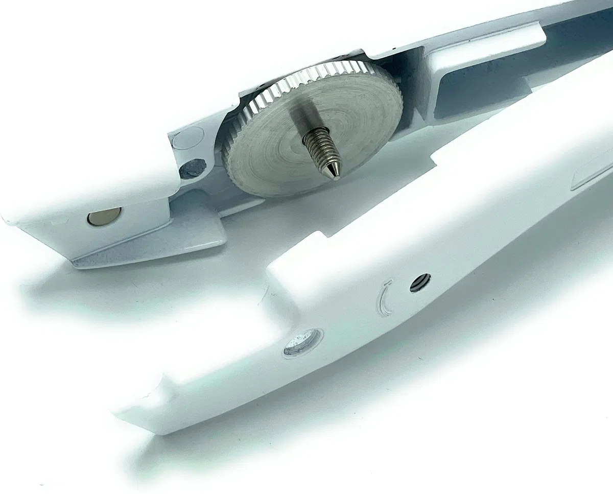 TradeUnderlay - Coltello per tappeti, con fondina, con delfino, senza lame