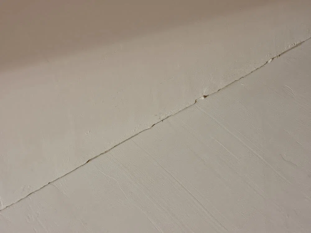 POLYFILLA STUCCO FESSURE, per muro Interno ed Esterno, Pronto Uso, riempimento fino a 1cm di profondità, in Pasta BIANCO 330 GR